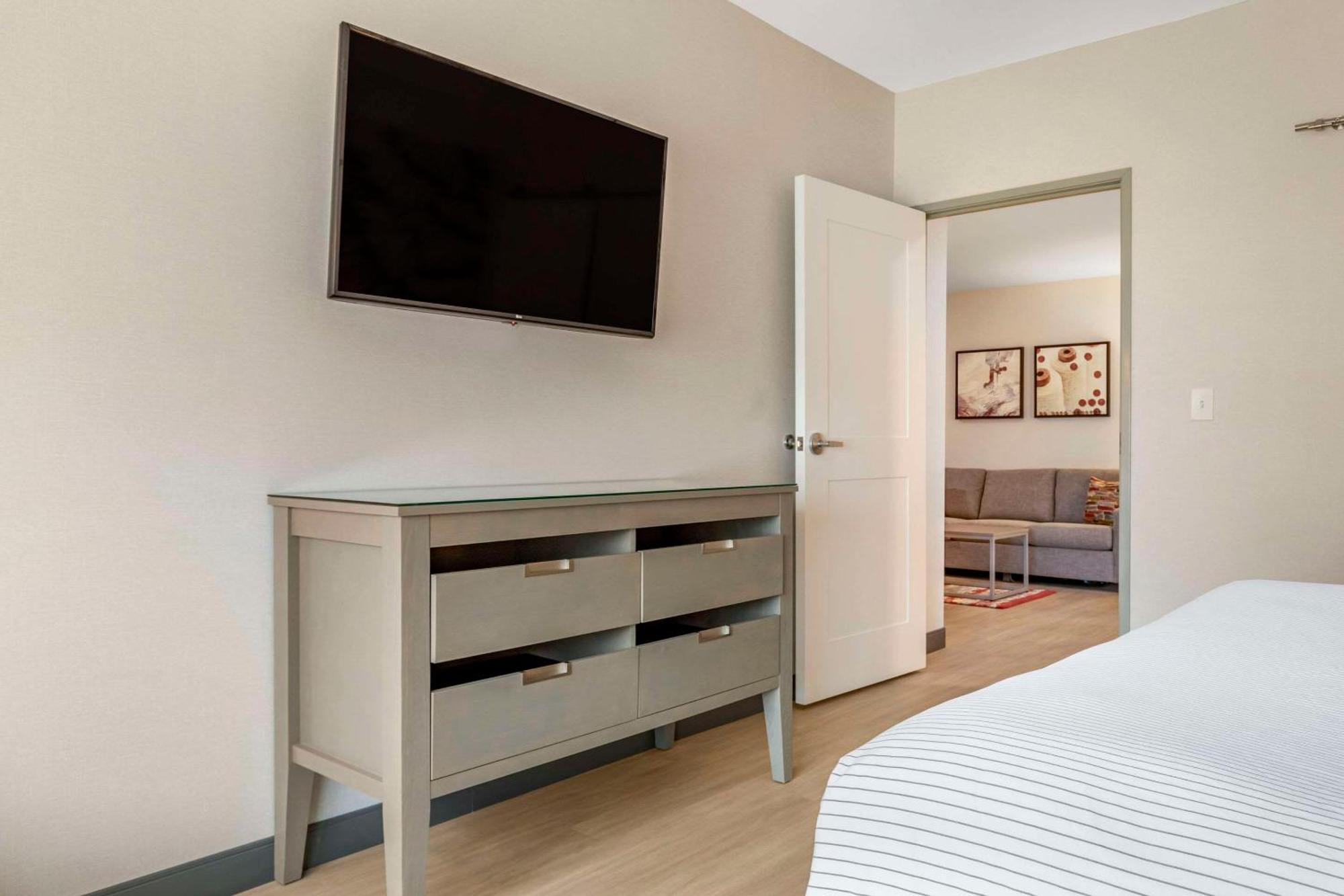 Cambria Hotel Rock Hill - University Center Bagian luar foto